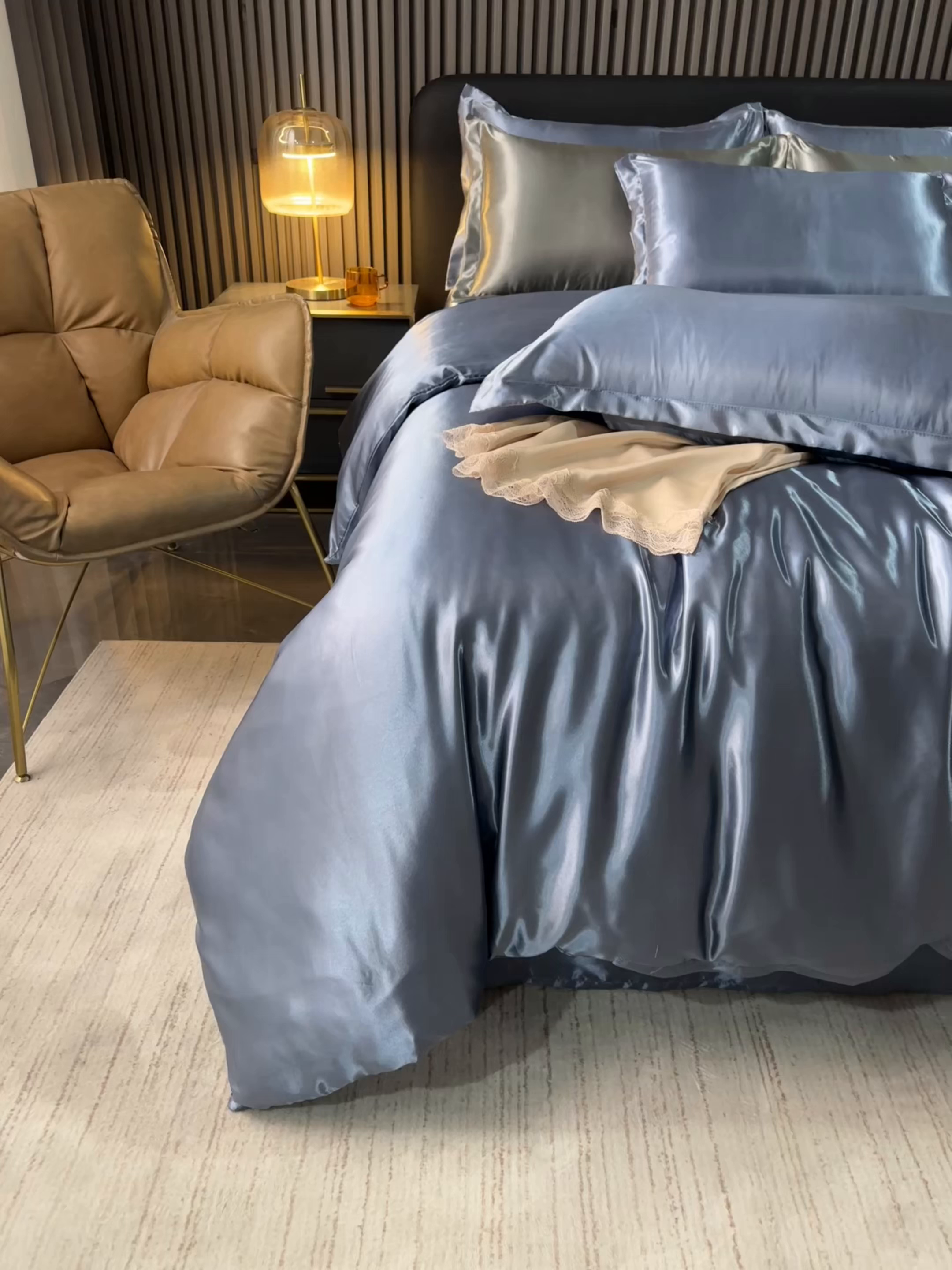 91家纺网 家纺一手货源 找家纺 莱越家纺 2026夏季款高端轻奢水洗真丝四件套丝滑裸睡丝绸纯色冰丝四件套系列可承接外贸订货 雾霾蓝