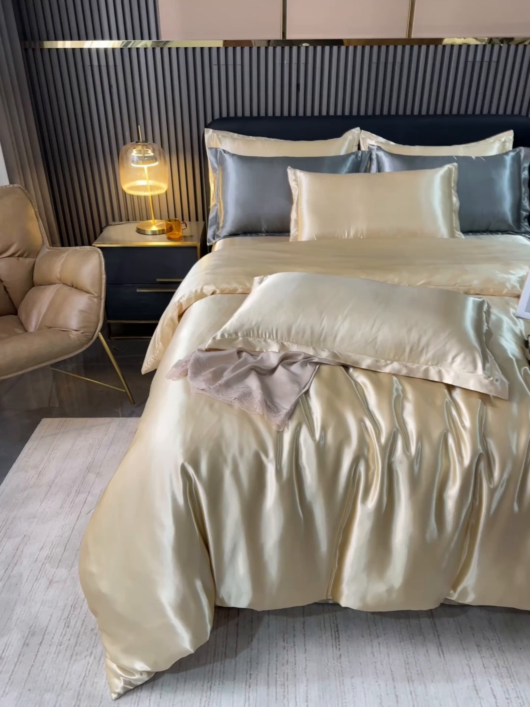 91家纺网 家纺一手货源 找家纺 莱越家纺 2026夏季款高端轻奢水洗真丝四件套丝滑裸睡丝绸纯色冰丝四件套系列可承接外贸订货 沙驼色