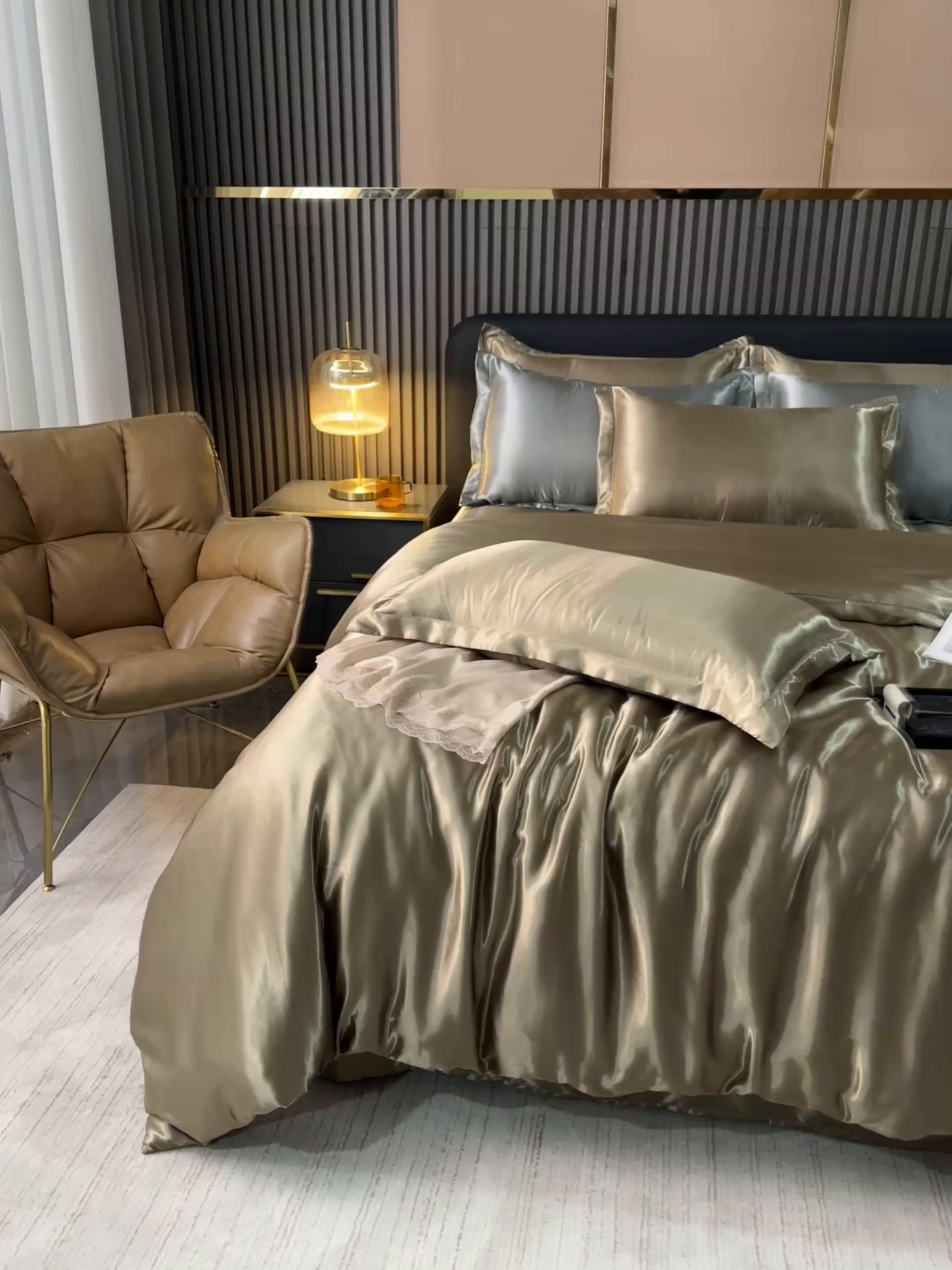 91家纺网 家纺一手货源 找家纺 莱越家纺 2026夏季款高端轻奢水洗真丝四件套丝滑裸睡丝绸纯色冰丝四件套系列可承接外贸订货 香槟金