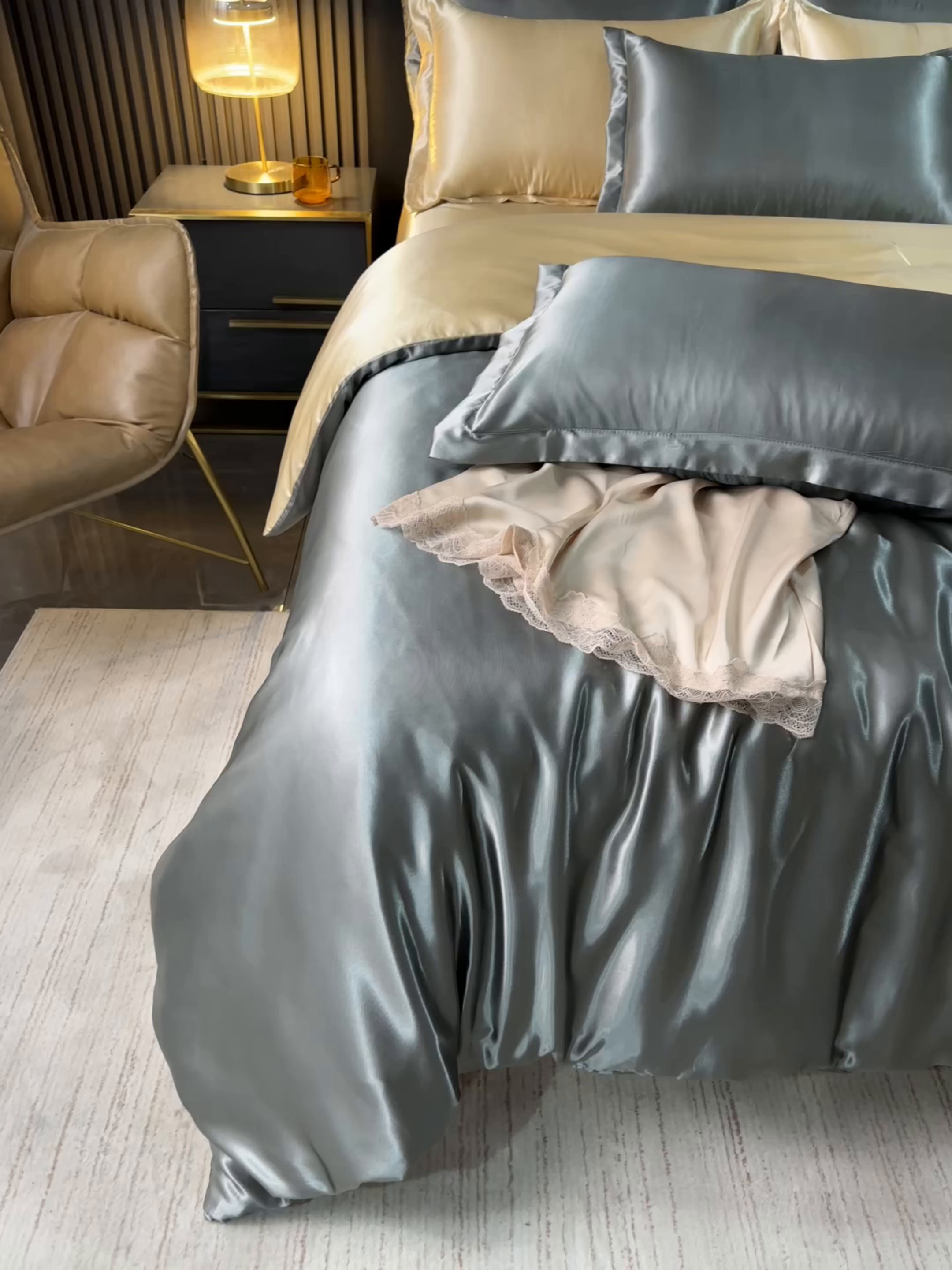 91家纺网 家纺一手货源 找家纺 莱越家纺 2026夏季款高端轻奢水洗真丝四件套丝滑裸睡丝绸纯色冰丝四件套系列可承接外贸订货 银灰驼