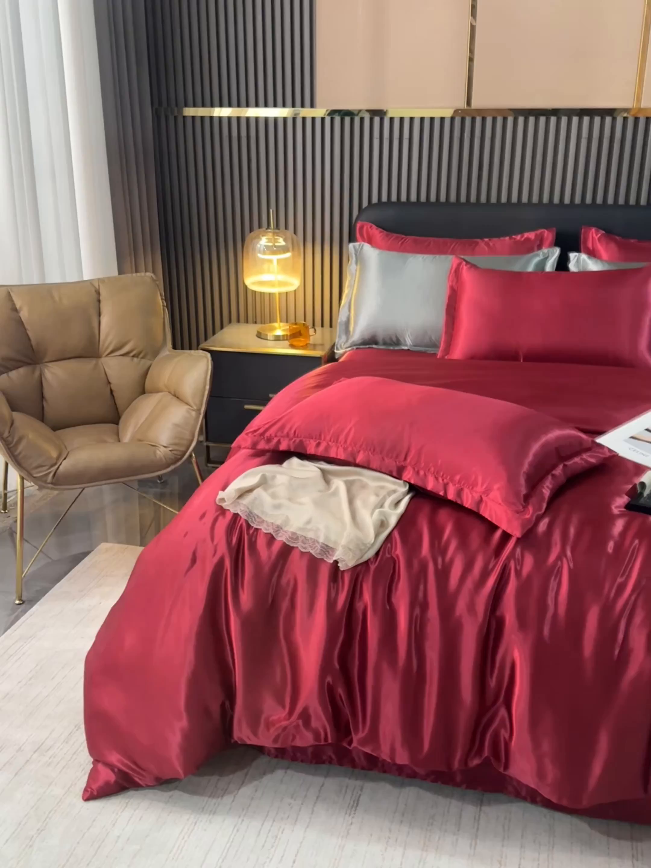 91家纺网 家纺一手货源 找家纺 莱越家纺 2026夏季款高端轻奢水洗真丝四件套丝滑裸睡丝绸纯色冰丝四件套系列可承接外贸订货 酒红色