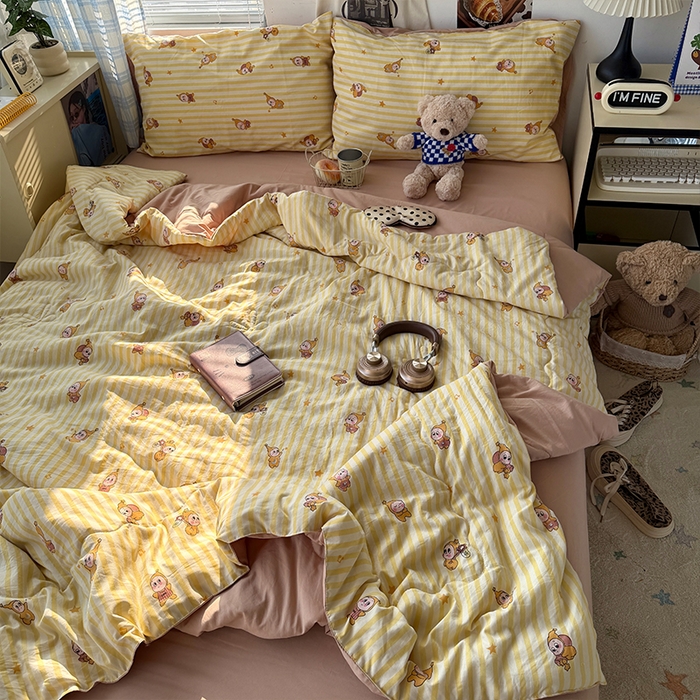 91家纺网 家纺一手货源 找家纺 原素 2026夏季A类水洗棉双层纱夏凉被四件套 黄条星星人