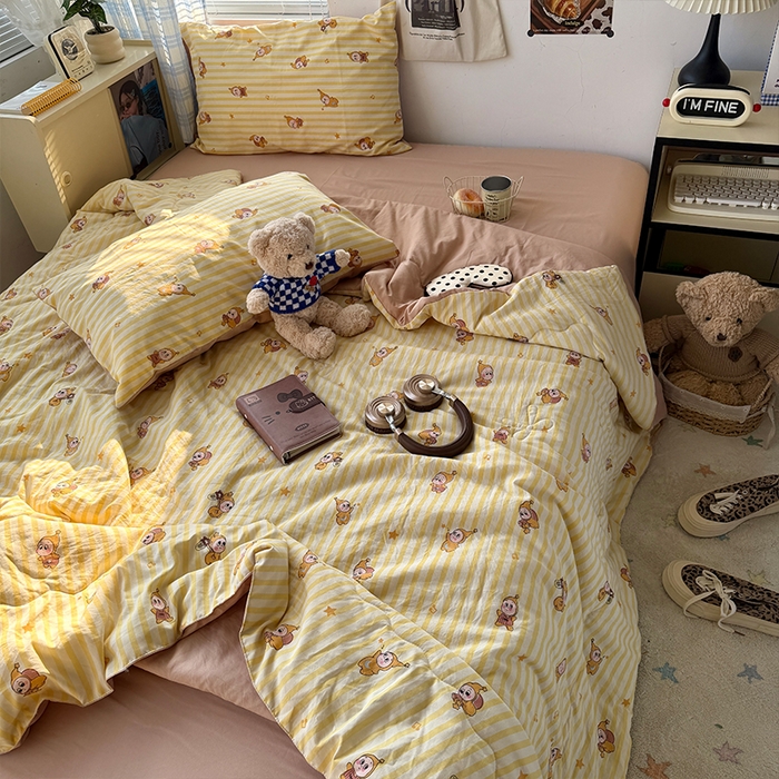 91家纺网 家纺一手货源 找家纺 原素 2026夏季A类水洗棉双层纱夏凉被四件套 黄条星星人