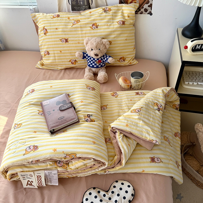 91家纺网 家纺一手货源 找家纺 原素 2026夏季A类水洗棉双层纱夏凉被四件套 黄条星星人