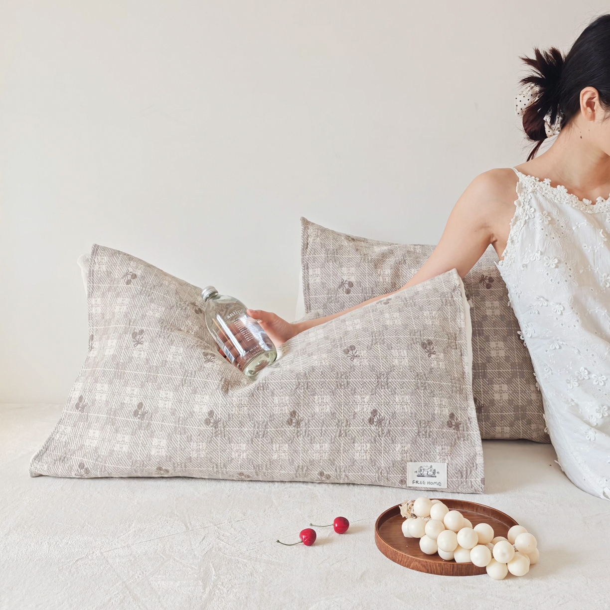 91家纺网 家纺一手货源 找家纺 沐瑟家纺  2026新款安心棉纯棉纱布枕巾 焦糖樱桃