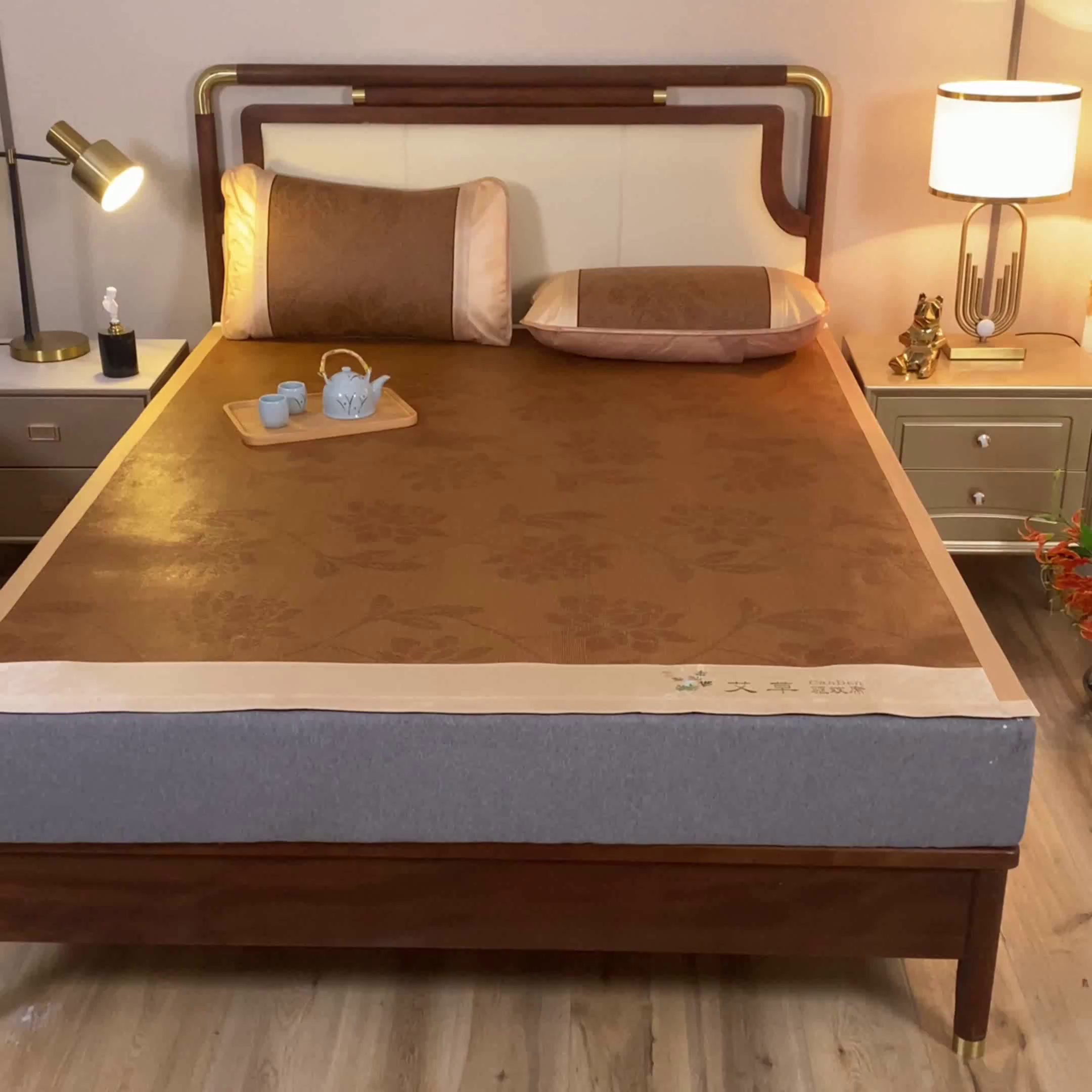 91家纺网 家纺一手货源 找家纺 （总）瑞禾家纺 2026新款艾草刺绣双面古藤席艾草刺绣藤席双面席反面冰丝席（新拍图）