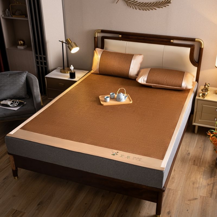 91家纺网 家纺一手货源 找家纺 瑞禾家纺 2026新款艾草刺绣双面古藤席艾草刺绣藤席双面席反面冰丝席（新拍图） 步步高