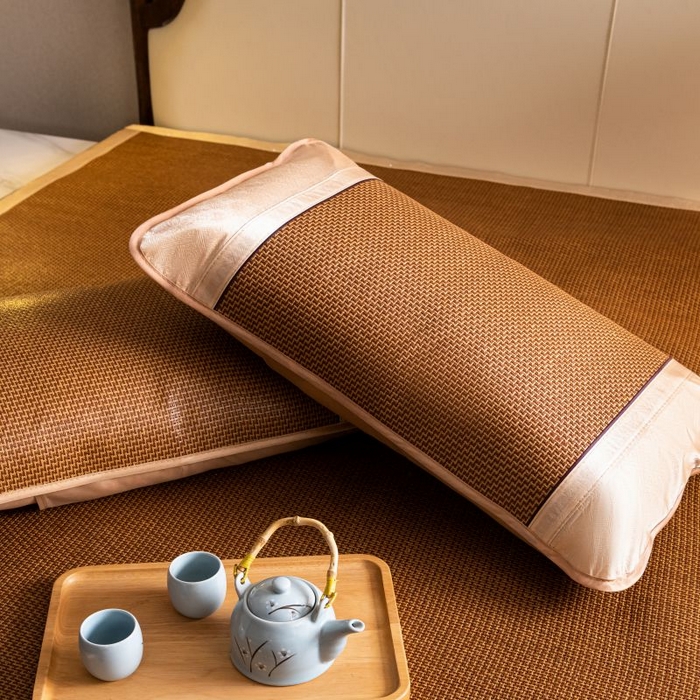 91家纺网 家纺一手货源 找家纺 瑞禾家纺 2026新款艾草刺绣双面古藤席艾草刺绣藤席双面席反面冰丝席（新拍图） 步步高