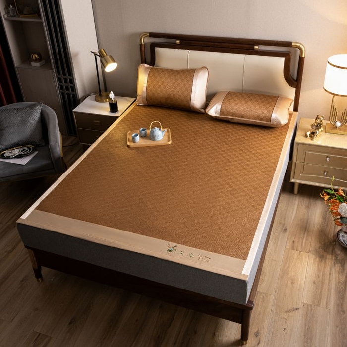 91家纺网 家纺一手货源 找家纺 瑞禾家纺 2026新款艾草刺绣双面古藤席艾草刺绣藤席双面席反面冰丝席（新拍图） 经典格