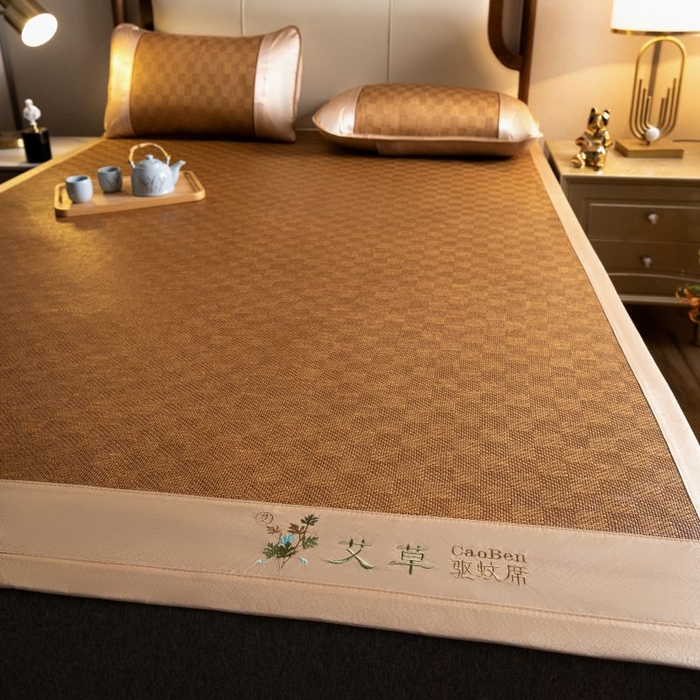 91家纺网 家纺一手货源 找家纺 瑞禾家纺 2026新款艾草刺绣双面古藤席艾草刺绣藤席双面席反面冰丝席（新拍图） 经典格