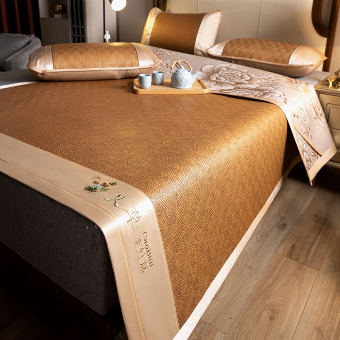 91家纺网 家纺一手货源 找家纺 瑞禾家纺 2026新款艾草刺绣双面古藤席艾草刺绣藤席双面席反面冰丝席（新拍图） 经典格