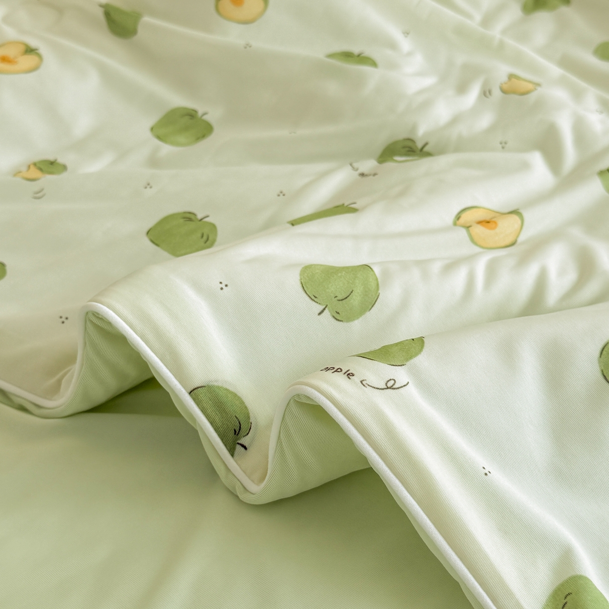 91家纺网 家纺一手货源 找家纺 瑞禾家纺 2026新款印花凉感丝夏被夏凉被 苹果绿