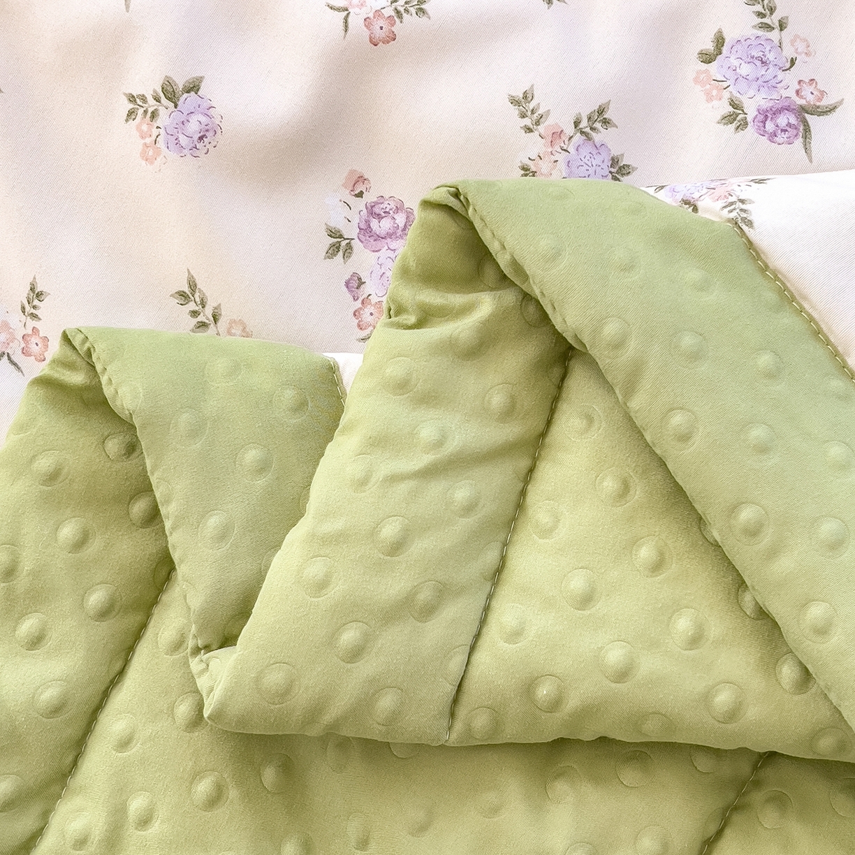 91家纺网 家纺一手货源 找家纺 瑞禾家纺 2026新款印花夏凉豆豆夏被手工包边被子被芯儿童 紫棠眠夏