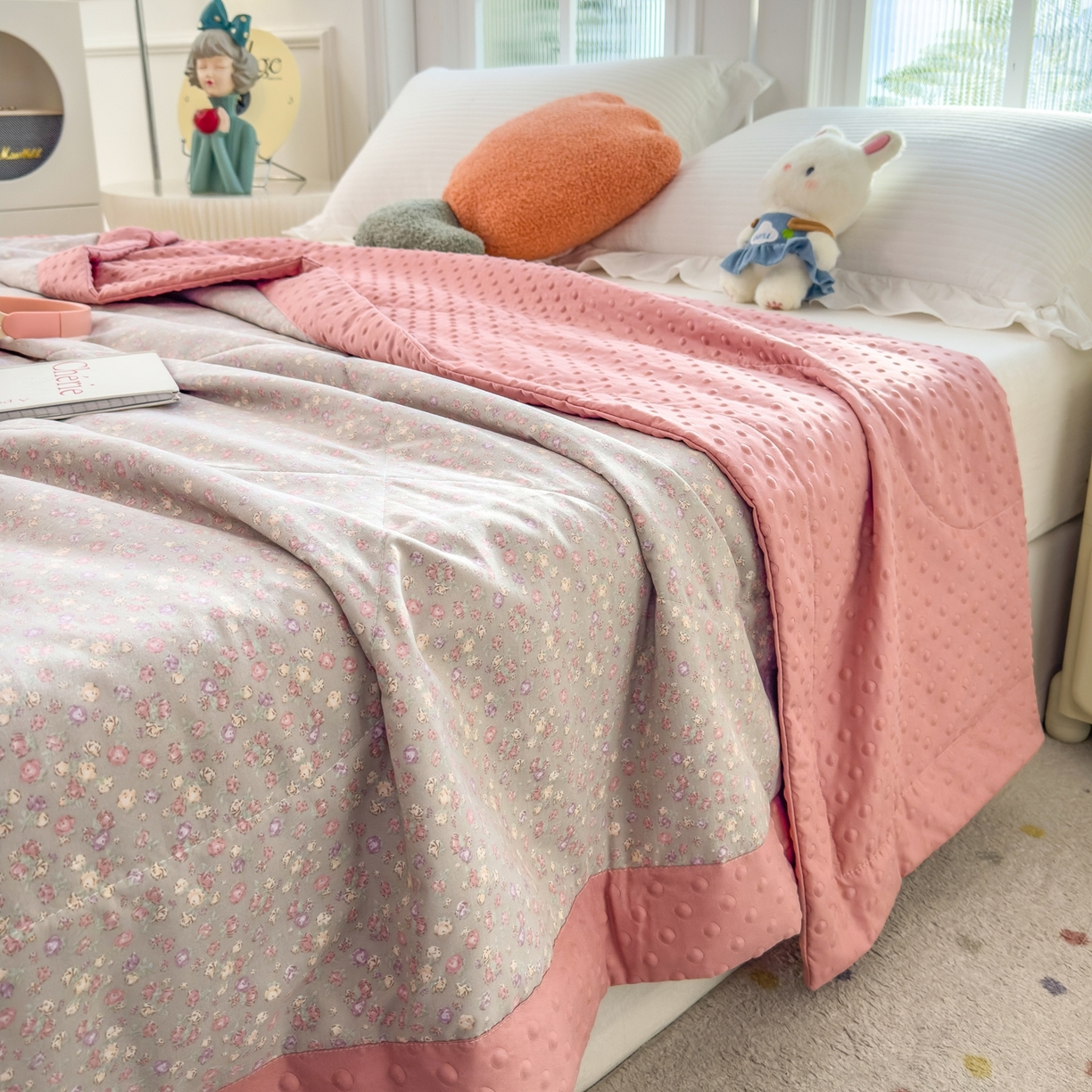 91家纺网 家纺一手货源 找家纺 瑞禾家纺 2026新款印花夏凉豆豆夏被手工包边被子被芯儿童 半糖主义