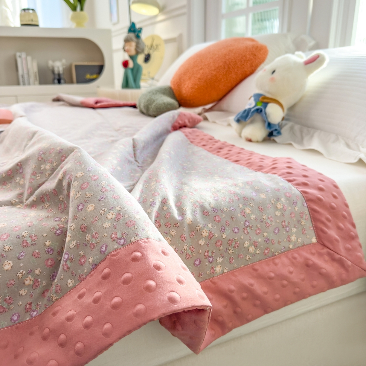 91家纺网 家纺一手货源 找家纺 瑞禾家纺 2026新款印花夏凉豆豆夏被手工包边被子被芯儿童 半糖主义