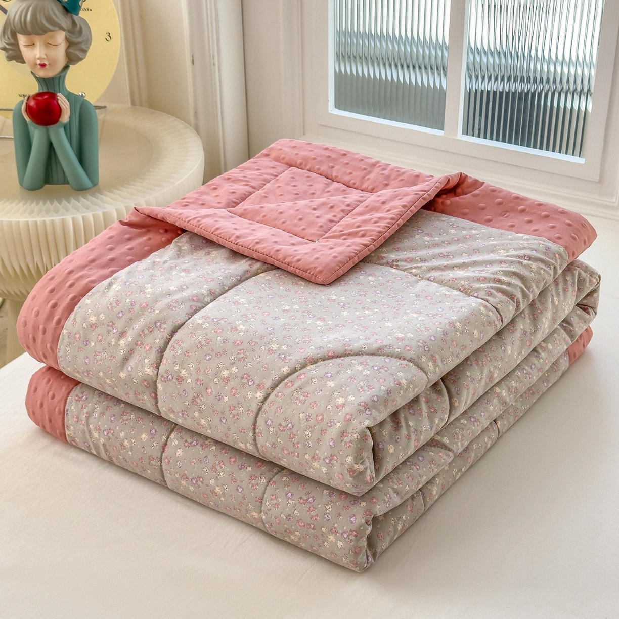 91家纺网 家纺一手货源 找家纺 瑞禾家纺 2026新款印花夏凉豆豆夏被手工包边被子被芯儿童 半糖主义