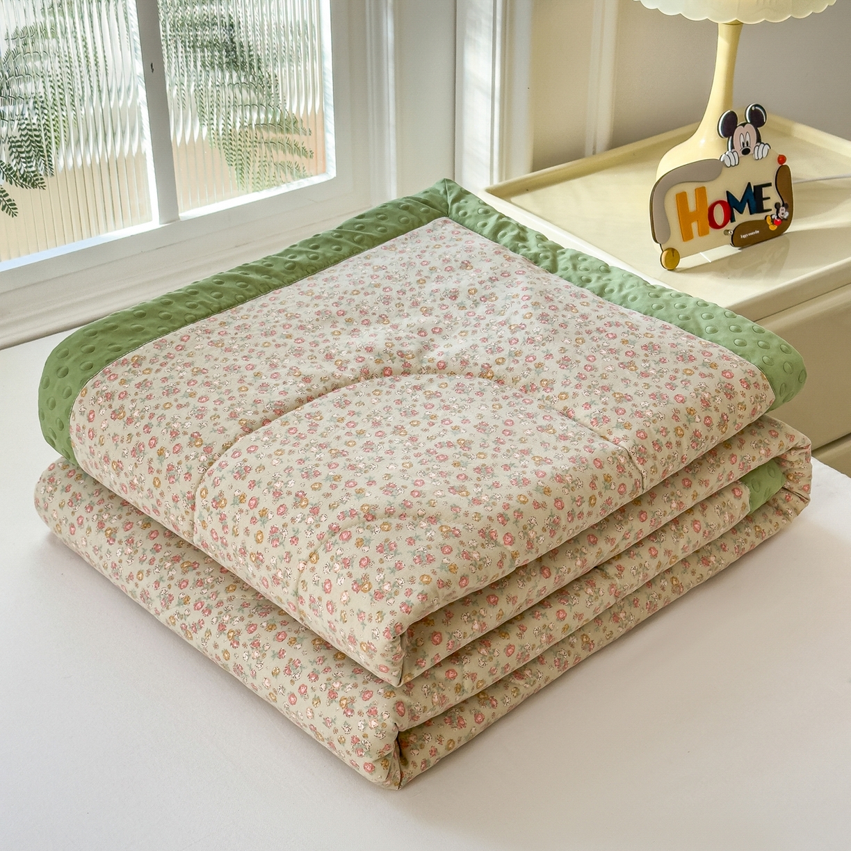 91家纺网 家纺一手货源 找家纺 瑞禾家纺 2026新款印花夏凉豆豆夏被手工包边被子被芯儿童 半糖主义-绿