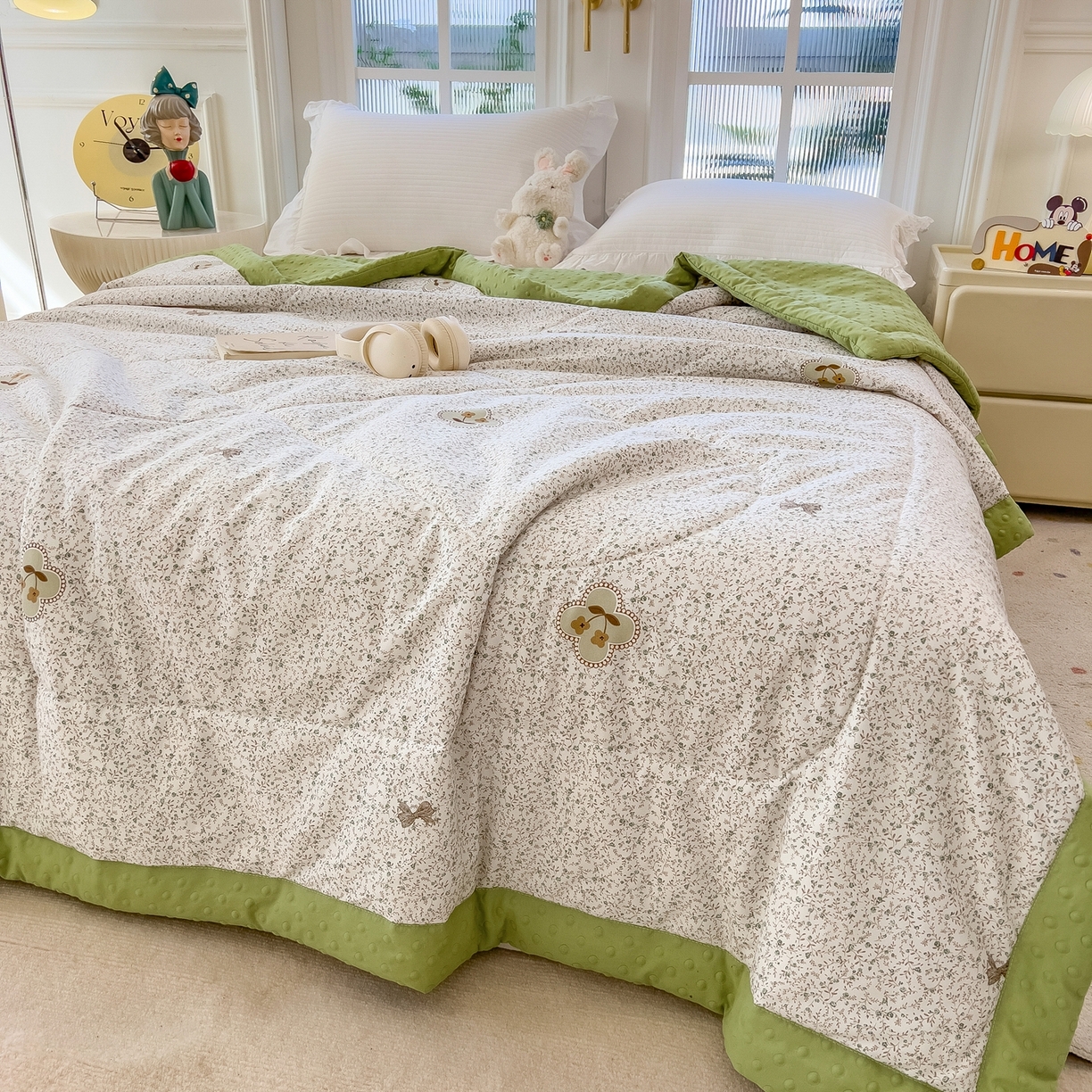 91家纺网 家纺一手货源 找家纺 瑞禾家纺 2026新款印花夏凉豆豆夏被手工包边被子被芯儿童 春野织梦