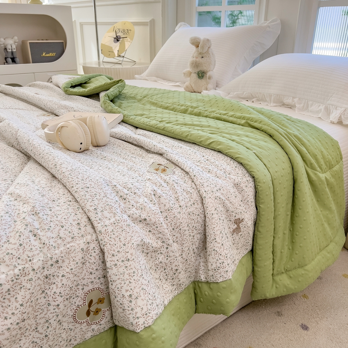 91家纺网 家纺一手货源 找家纺 瑞禾家纺 2026新款印花夏凉豆豆夏被手工包边被子被芯儿童 春野织梦