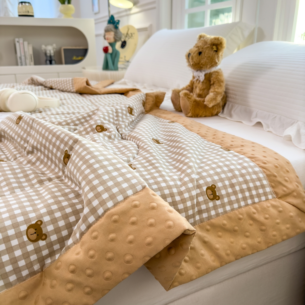 91家纺网 家纺一手货源 找家纺 瑞禾家纺 2026新款印花夏凉豆豆夏被手工包边被子被芯儿童 呆呆熊