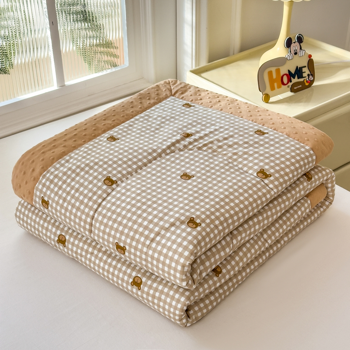 91家纺网 家纺一手货源 找家纺 瑞禾家纺 2026新款印花夏凉豆豆夏被手工包边被子被芯儿童 呆呆熊