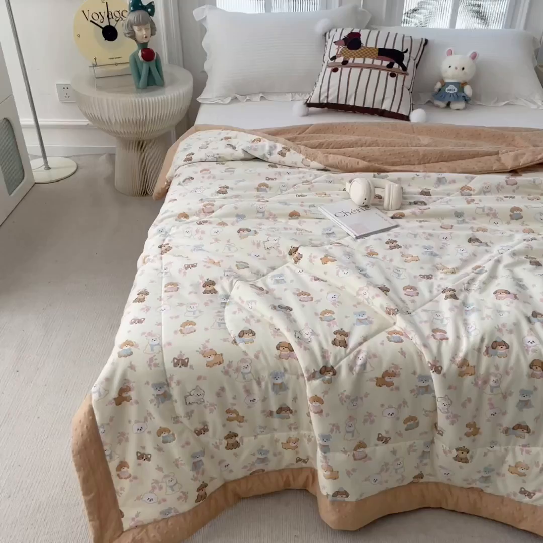 91家纺网 家纺一手货源 找家纺 瑞禾家纺 2026新款印花夏凉豆豆夏被手工包边被子被芯儿童 呆呆熊