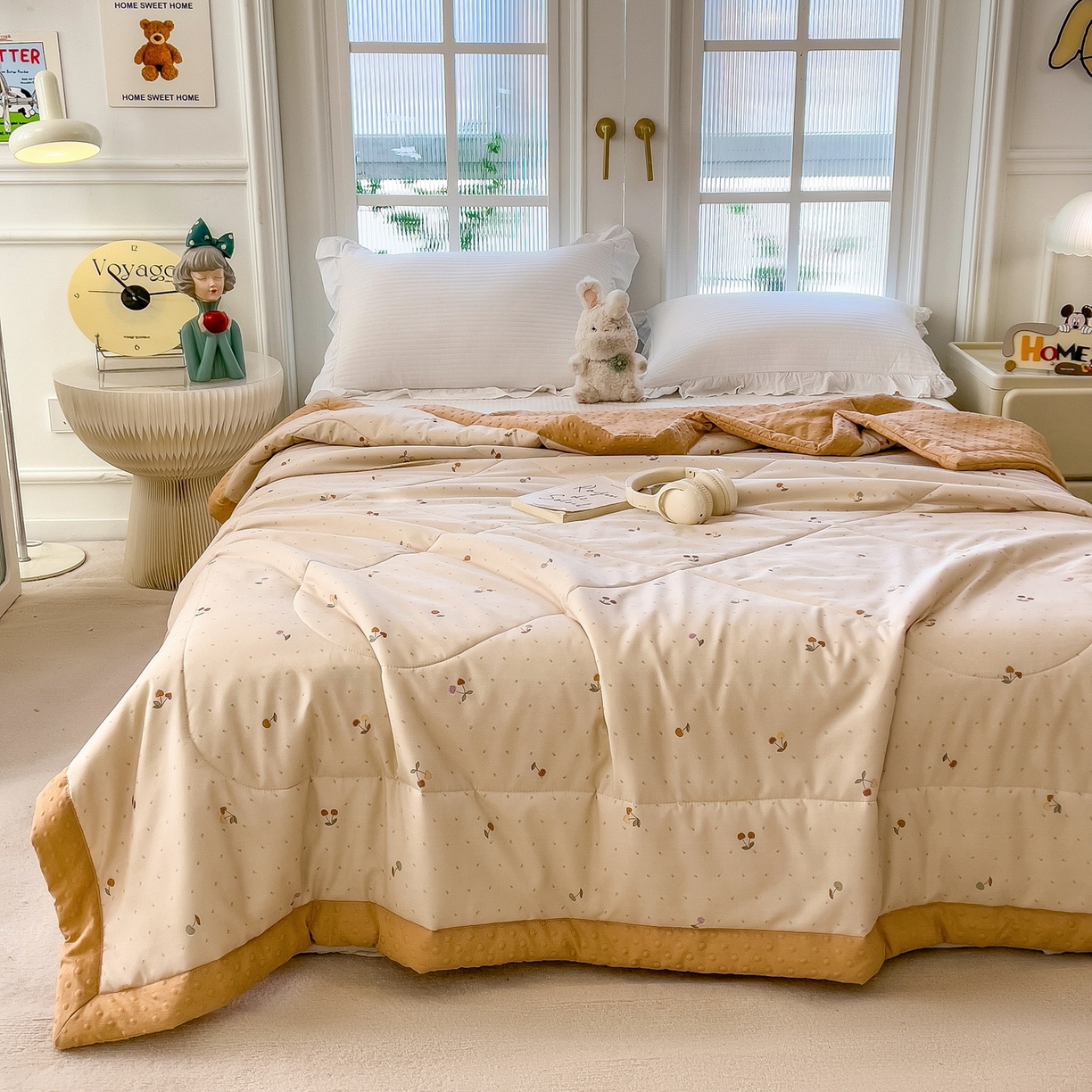 91家纺网 家纺一手货源 找家纺 瑞禾家纺 2026新款印花夏凉豆豆夏被手工包边被子被芯儿童 奶杏樱桃