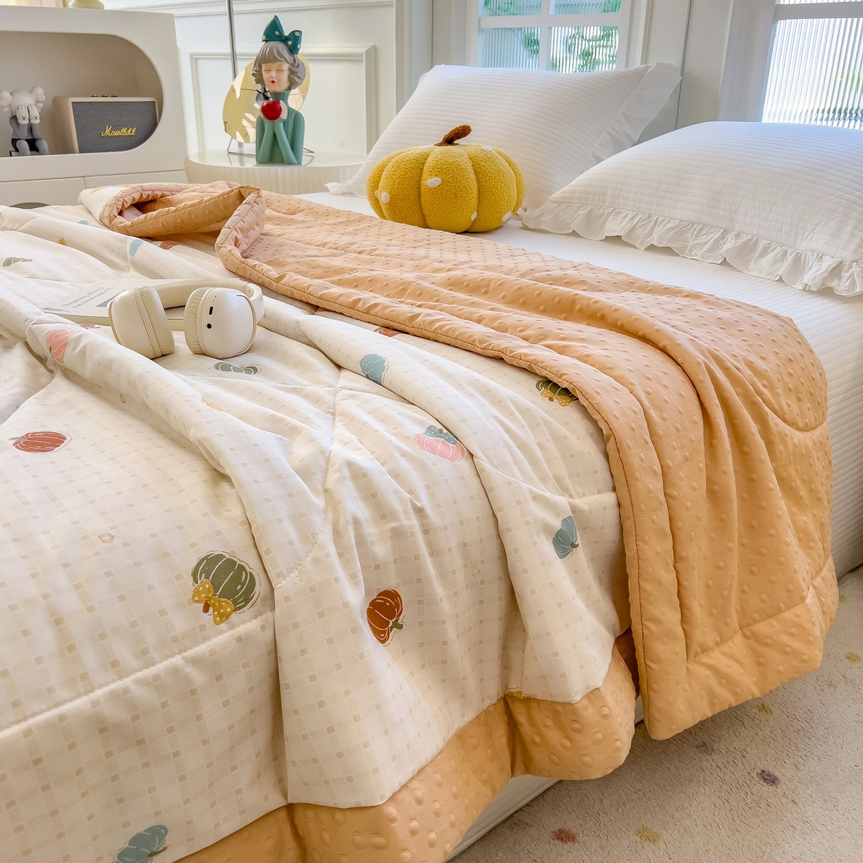 91家纺网 家纺一手货源 找家纺 瑞禾家纺 2026新款印花夏凉豆豆夏被手工包边被子被芯儿童 南瓜派对