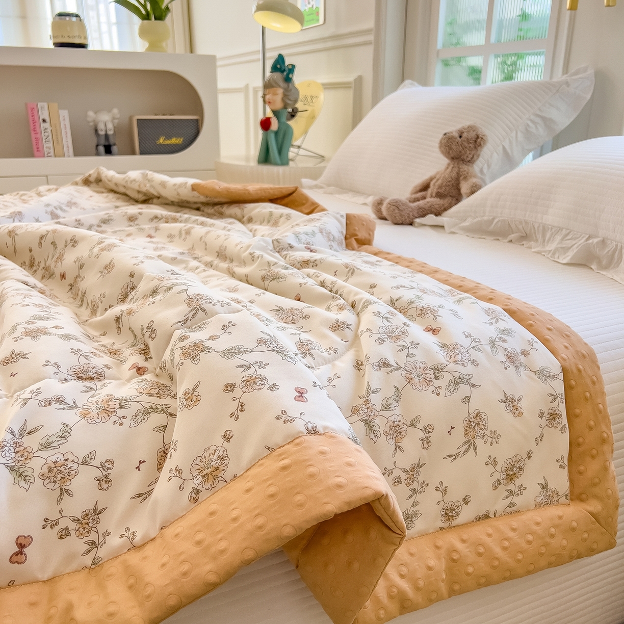 91家纺网 家纺一手货源 找家纺 瑞禾家纺 2026新款印花夏凉豆豆夏被手工包边被子被芯儿童 塞纳花影