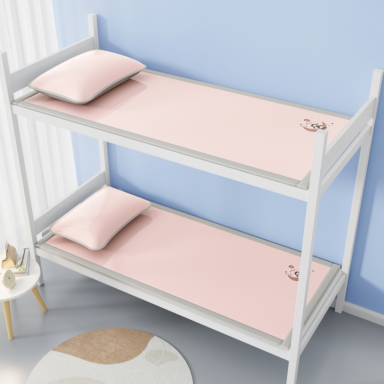 91家纺网 家纺一手货源 找家纺 奇丝雅 2026新款夏季A类碳光凉席三明治透气网冰丝凉席家用双人冰丝席床单可机洗单人学生宿舍上下铺夏天空调软席三件套 冰爽-粉