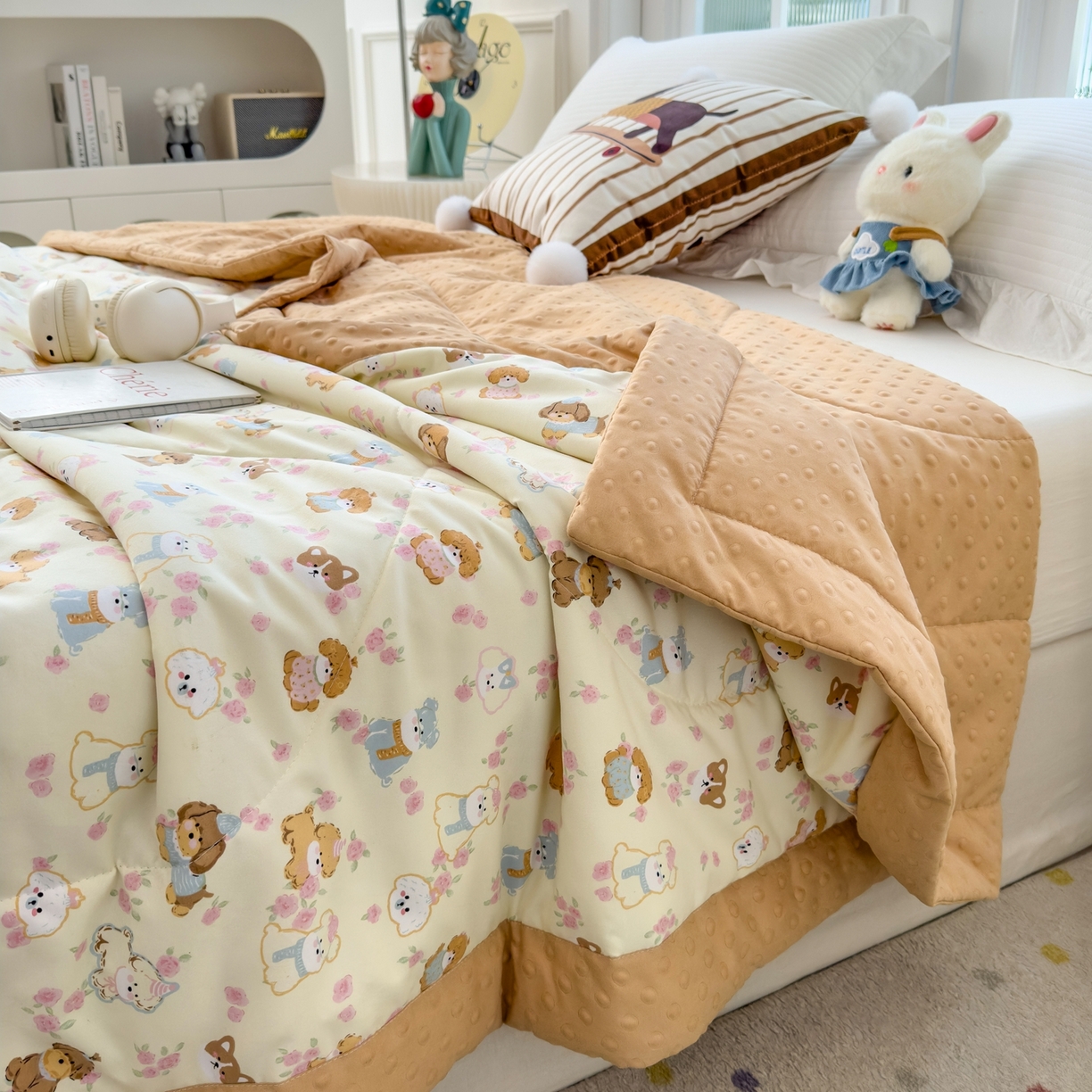 91家纺网 家纺一手货源 找家纺 瑞禾家纺 2026新款印花夏凉豆豆夏被手工包边被子被芯儿童 西高地