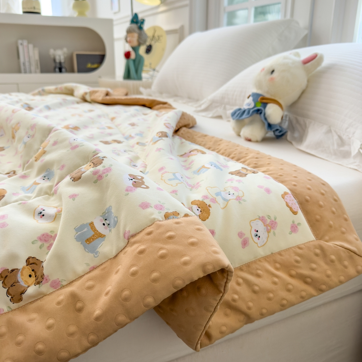 91家纺网 家纺一手货源 找家纺 瑞禾家纺 2026新款印花夏凉豆豆夏被手工包边被子被芯儿童 西高地