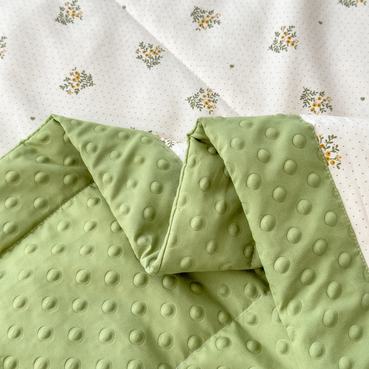 91家纺网 家纺一手货源 找家纺 瑞禾家纺 2026新款印花夏凉豆豆夏被手工包边被子被芯儿童 幸会