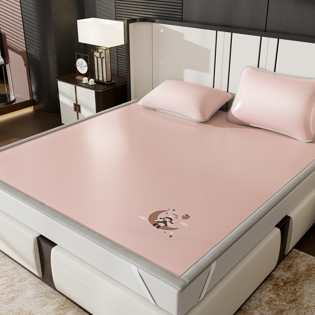 91家纺网 家纺一手货源 找家纺 （总）奇丝雅 2026新款夏季A类碳光凉席三明治透气网冰丝凉席家用双人冰丝席床单可机洗单人学生宿舍上下铺夏天空调软席三件套