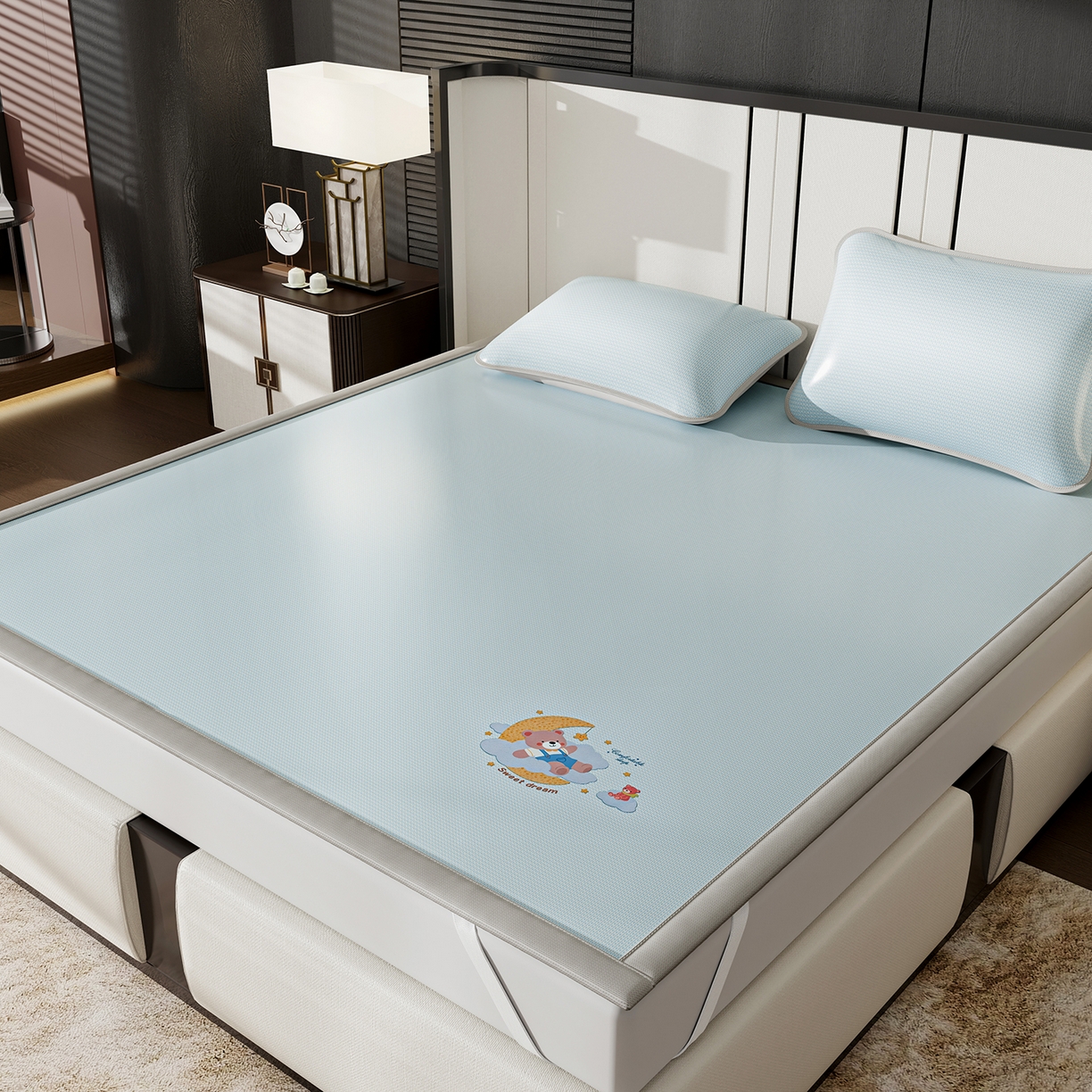 91家纺网 家纺一手货源 找家纺 奇丝雅 2026新款夏季A类碳光凉席三明治透气网冰丝凉席家用双人冰丝席床单可机洗单人学生宿舍上下铺夏天空调软席三件套 冰爽-蓝