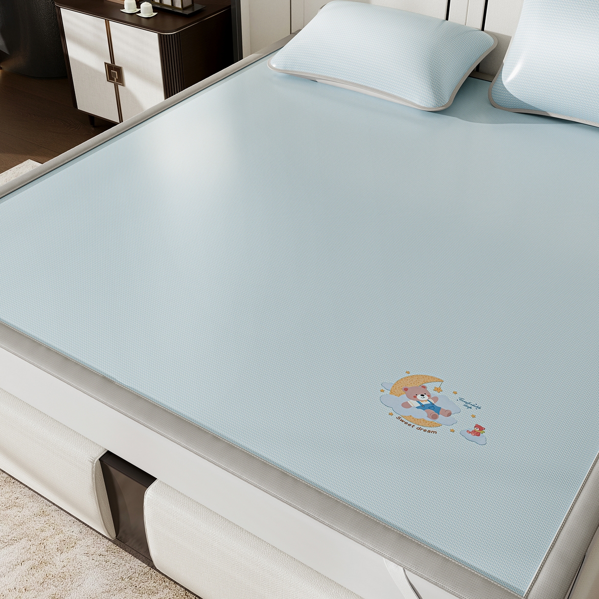 91家纺网 家纺一手货源 找家纺 奇丝雅 2026新款夏季A类碳光凉席三明治透气网冰丝凉席家用双人冰丝席床单可机洗单人学生宿舍上下铺夏天空调软席三件套 冰爽-蓝