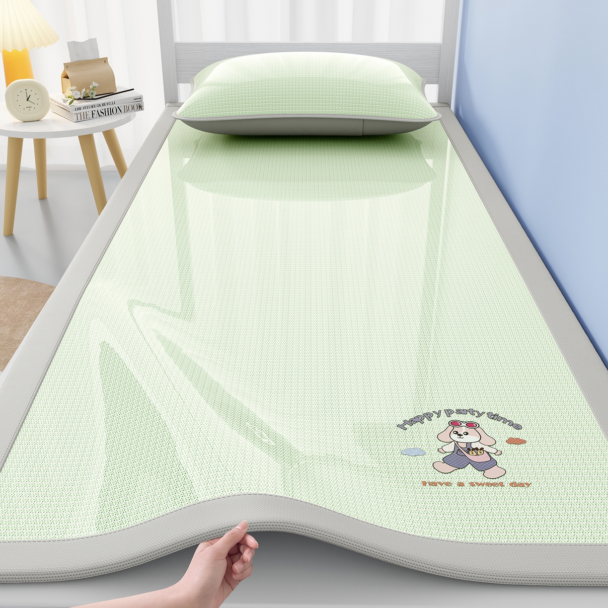 91家纺网 家纺一手货源 找家纺 家品罗兰 2026新款夏季A类碳光凉席三明治透气网冰丝凉席家用双人冰丝席床单可机洗单人学生宿舍上下铺夏天空调软席三件套 冰爽-绿