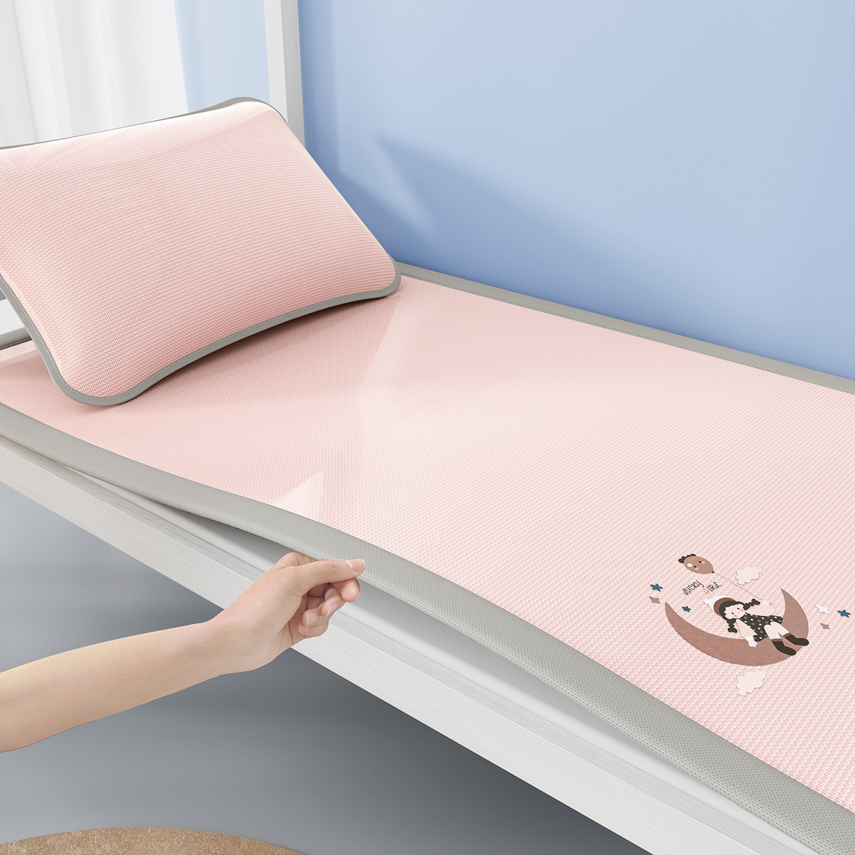 91家纺网 家纺一手货源 找家纺 家品罗兰 2026新款夏季A类碳光凉席三明治透气网冰丝凉席家用双人冰丝席床单可机洗单人学生宿舍上下铺夏天空调软席三件套 冰爽-粉