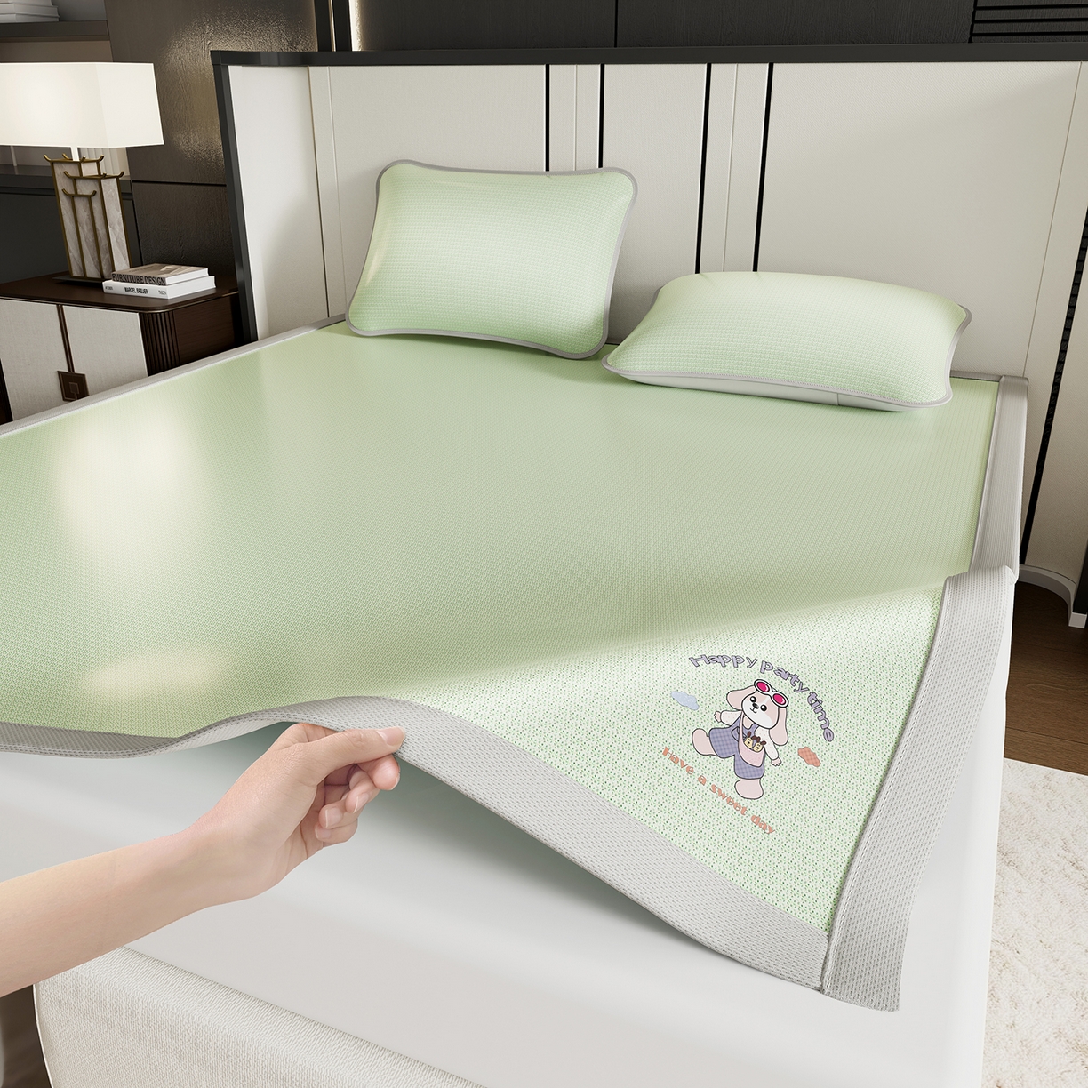 91家纺网 家纺一手货源 找家纺 家品罗兰 2026新款夏季A类碳光凉席三明治透气网冰丝凉席家用双人冰丝席床单可机洗单人学生宿舍上下铺夏天空调软席三件套 冰爽-绿