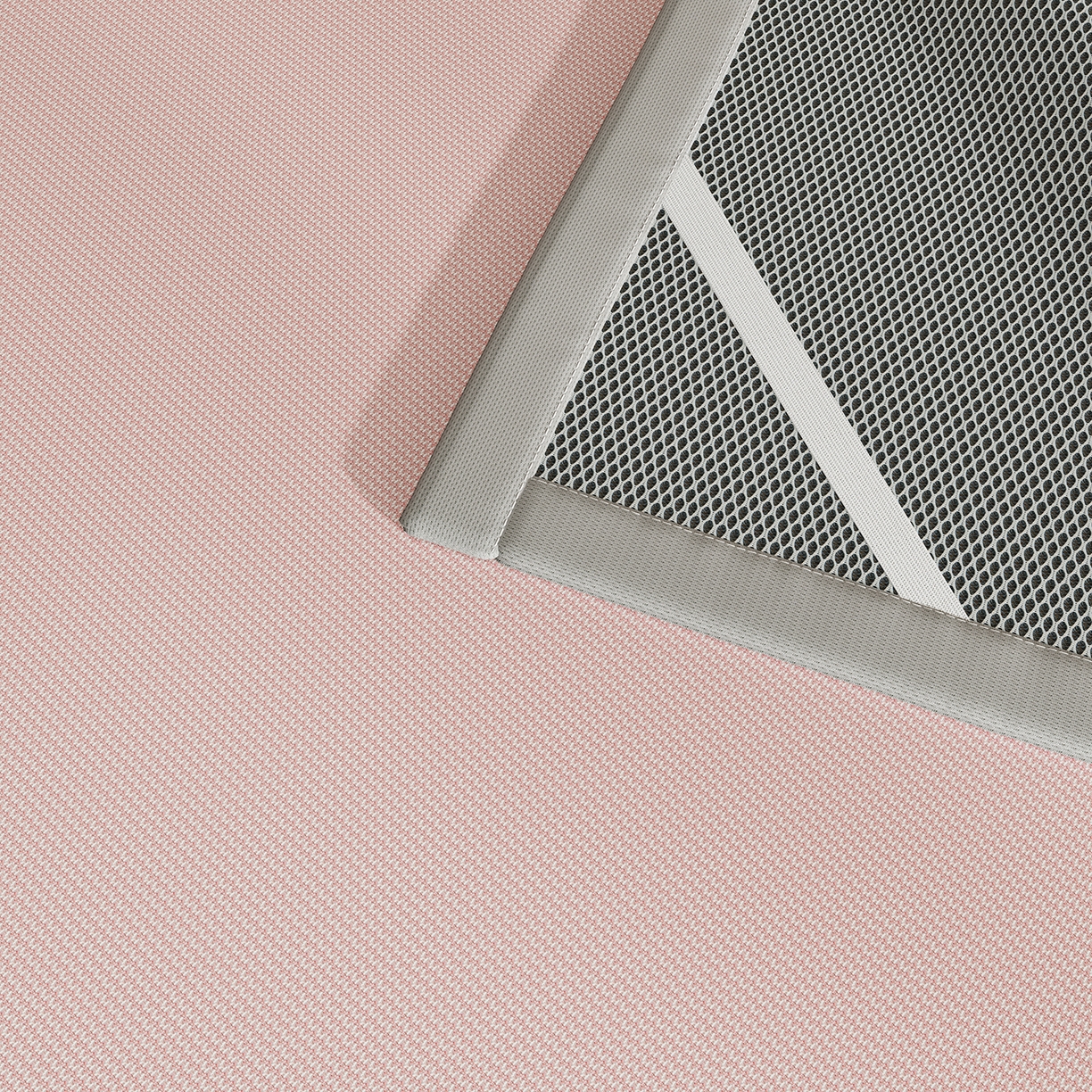 91家纺网 家纺一手货源 找家纺 家品罗兰 2026新款夏季A类碳光凉席三明治透气网冰丝凉席家用双人冰丝席床单可机洗单人学生宿舍上下铺夏天空调软席三件套 冰爽-粉