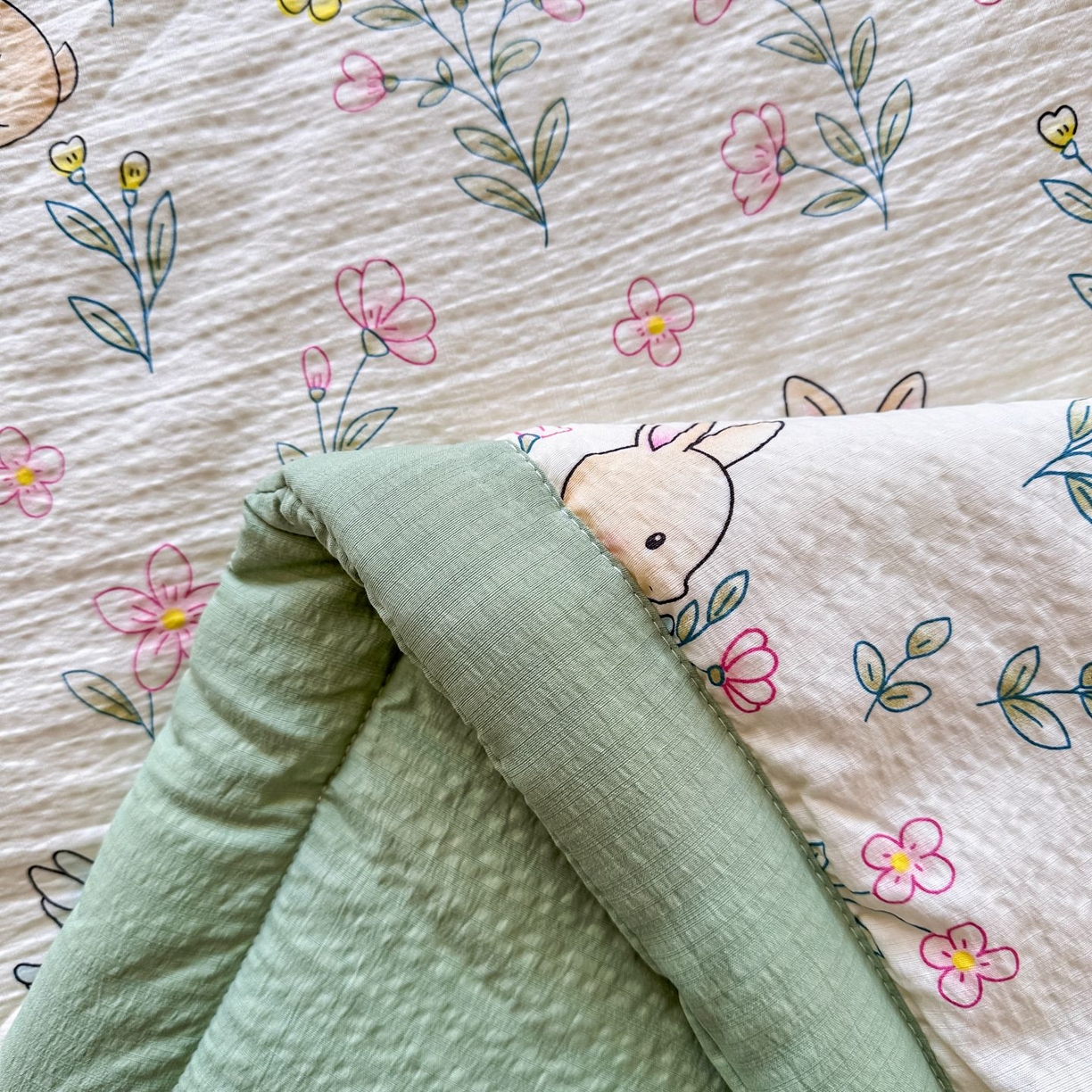 91家纺网 家纺一手货源 找家纺 瑞禾家纺 2026新款皱皱棉双层纱夏被四件套下载文件包含买家秀 花园小兔