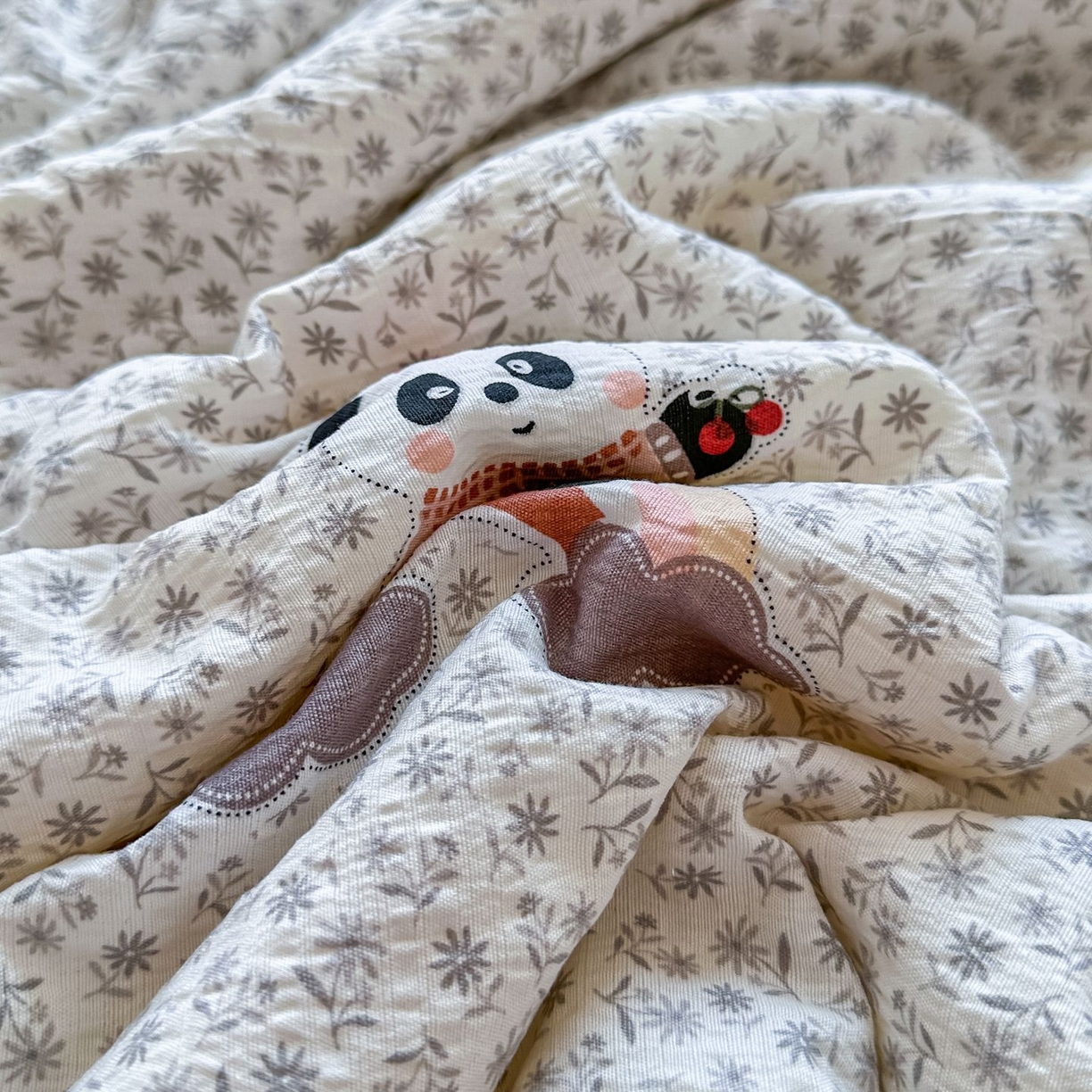 91家纺网 家纺一手货源 找家纺 瑞禾家纺 2026新款皱皱棉双层纱夏被四件套下载文件包含买家秀 静谧时光