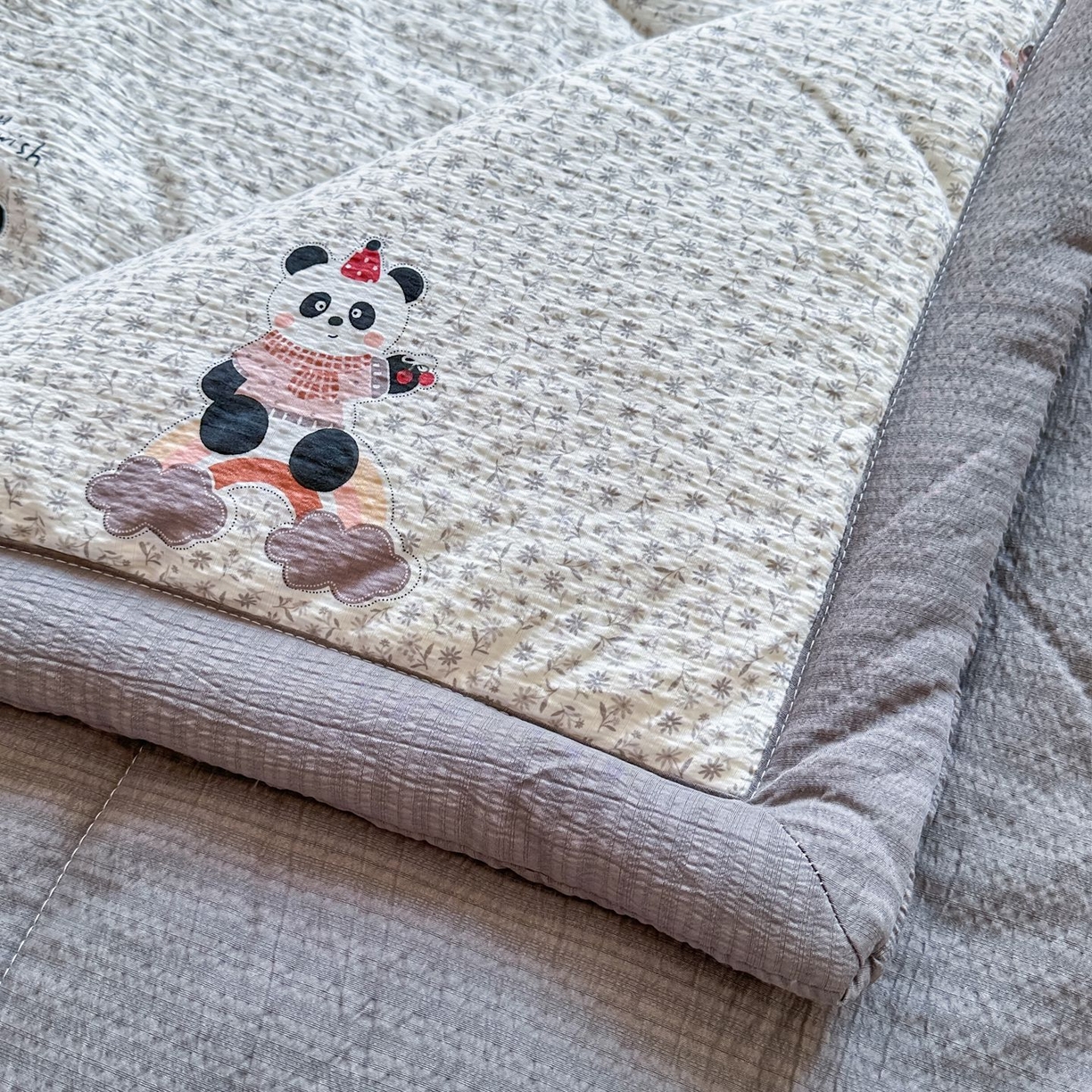 91家纺网 家纺一手货源 找家纺 瑞禾家纺 2026新款皱皱棉双层纱夏被四件套下载文件包含买家秀 静谧时光