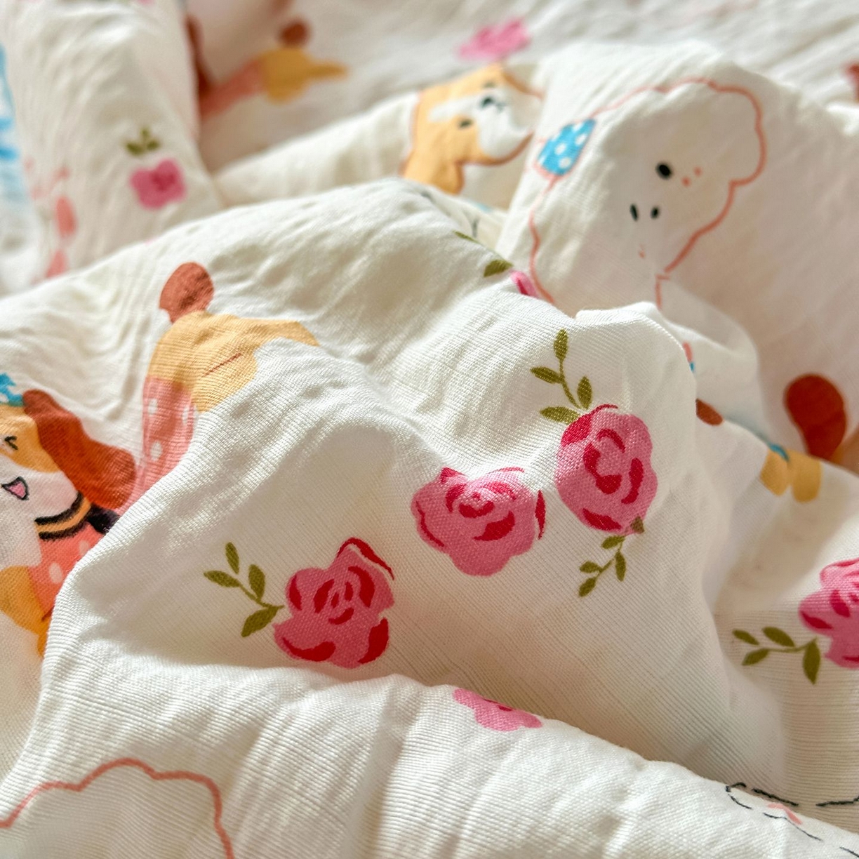 91家纺网 家纺一手货源 找家纺 瑞禾家纺 2026新款皱皱棉双层纱夏被四件套下载文件包含买家秀 萌趣花梦