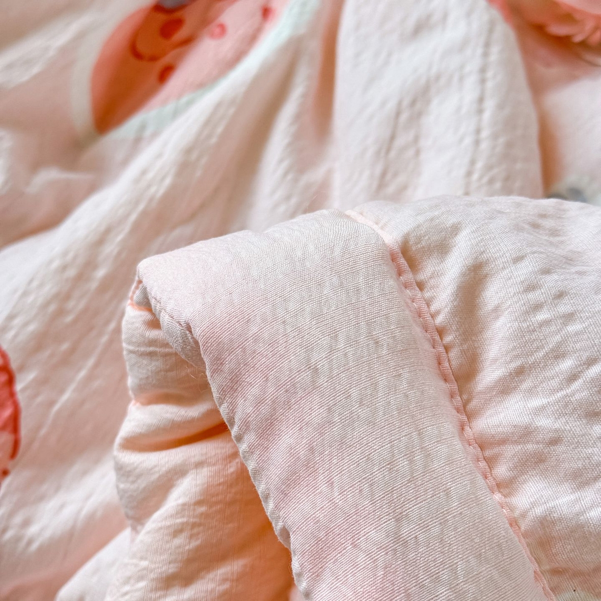 91家纺网 家纺一手货源 找家纺 瑞禾家纺 2026新款皱皱棉双层纱夏被四件套下载文件包含买家秀 蜜桃粉兔