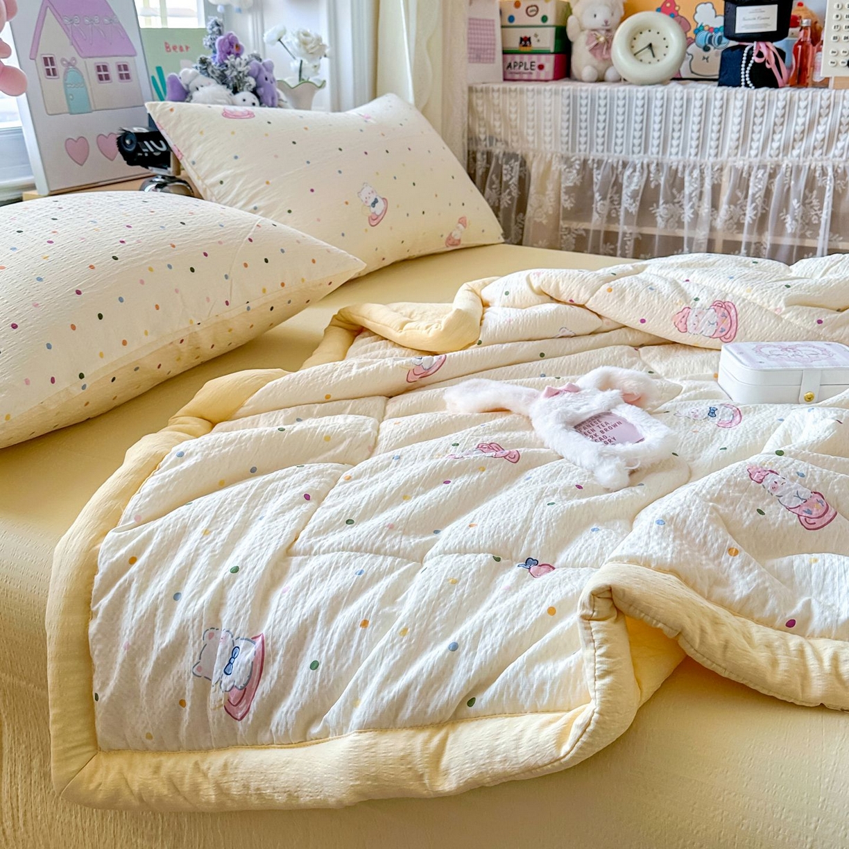 91家纺网 家纺一手货源 找家纺 瑞禾家纺 2026新款皱皱棉双层纱夏被四件套下载文件包含买家秀 奶油猫