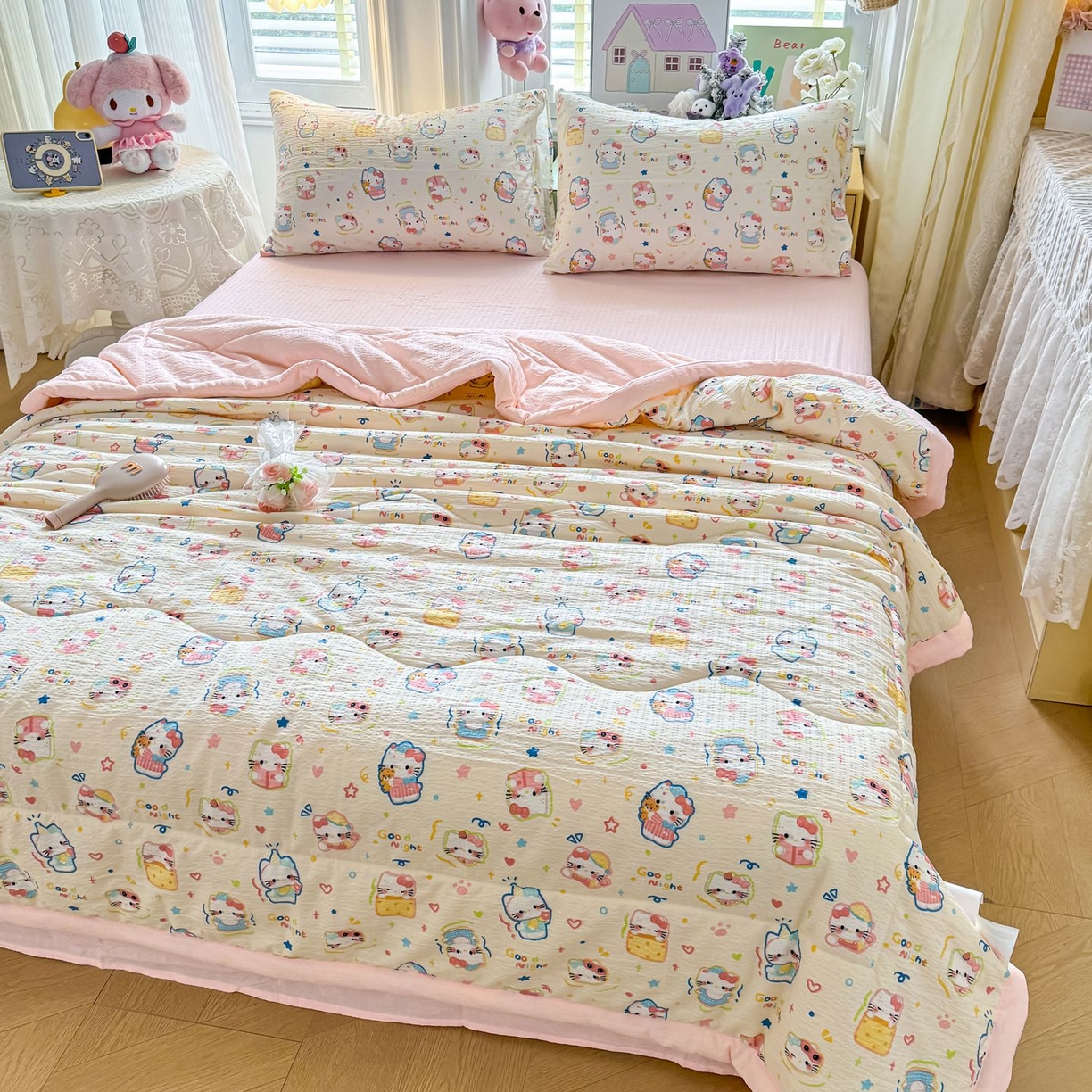 91家纺网 家纺一手货源 找家纺 瑞禾家纺 2026新款皱皱棉双层纱夏被四件套下载文件包含买家秀 泡芙猫咪