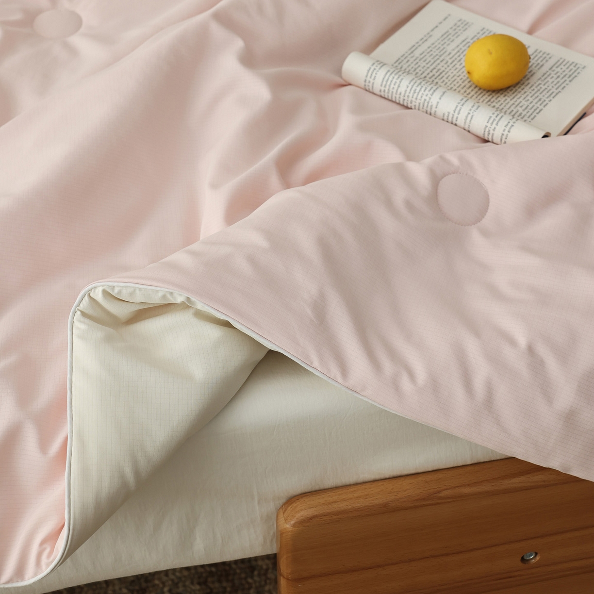 91家纺网 家纺一手货源 找家纺 万盛家纺 2026春夏新款果冻速干夏被夏凉被空调被 暗香粉-米