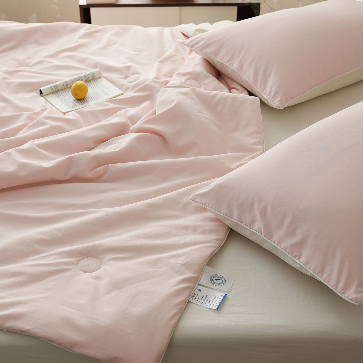 91家纺网 家纺一手货源 找家纺 万盛家纺 2026春夏新款果冻速干夏被夏凉被空调被 暗香粉-米