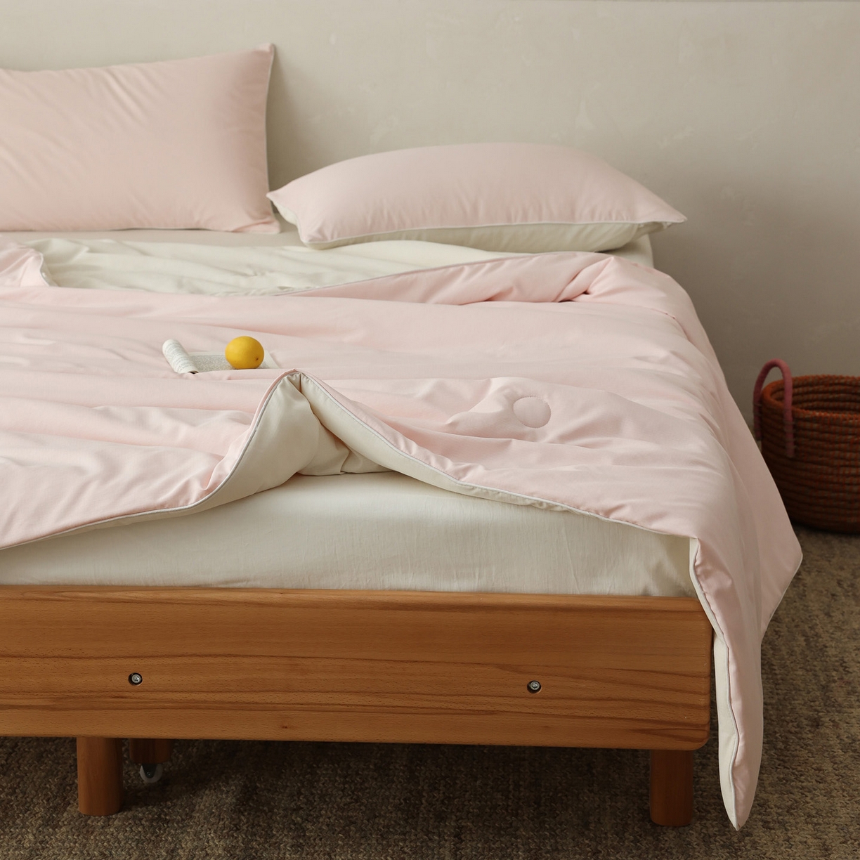 91家纺网 家纺一手货源 找家纺 万盛家纺 2026春夏新款果冻速干夏被夏凉被空调被 暗香粉-米